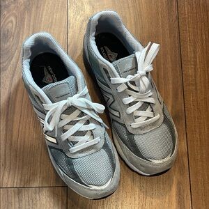 New Balance 990v5 Athletic Sneakers